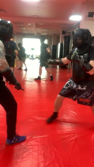 👀Блокирование вооруженной руки, контратака