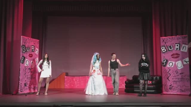"Дрянные девчонки"-премьера спектакля