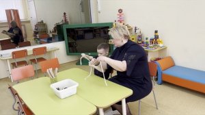 Игровое упражнение «Послушные червячки»