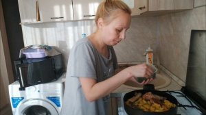 Готовлю ужин 😋 Про мукбанг, донаты, каналы и ещё что-то вкусненькое 😄