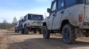 УАЗы в деле,,,шутки закончились быстро !!!