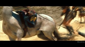 «ТРОЯ»  Ахиллес первым вступает в бой. Битва у храма  Зрелищная сцена