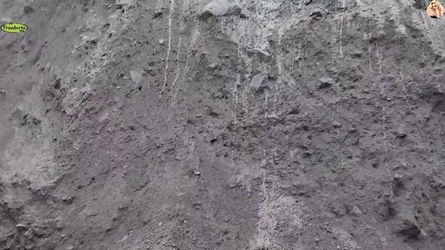 Строительство, обзор карьера в дождь