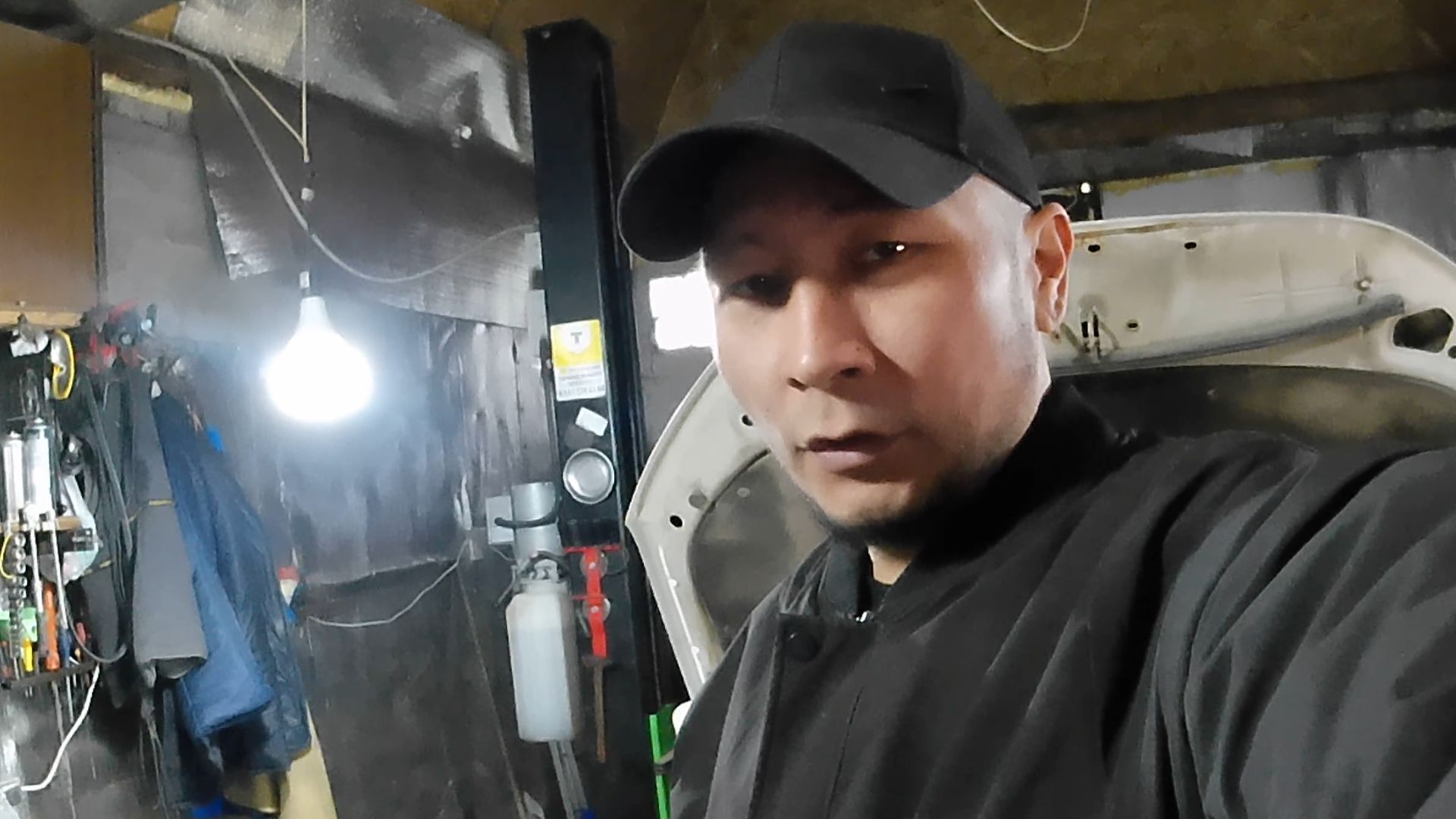 У БРАТА В ГАРАЖЕ ! ЧАСТЬ 1 ✌️ начинающий блогер(извините за звук) !