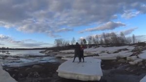 РАСТАЯЛА РЫБНАЯ ТРОПА? ПОШЛИ ПО ЛЬДИНАМ СТАВИТЬ СЕТКУ ВСЕЙ СЕМЬЁЙ!