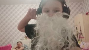 мне сын подарил наушники