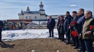 День Республики. Возложение цветов к могиле Первого Президента РС (Я) М.Е. Николаева 27.04.2026