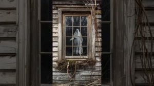 Она умерла так быстро в тёмном доме пустом