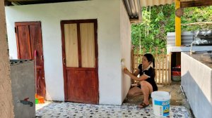 Покрасьте ванную комнату, туалет и дверь, чтобы защитить их от влаги и плесени.