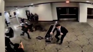 В Вашингтоне выясняют обстоятельства покушения на президента.