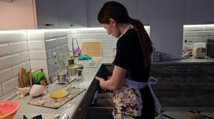 Вот так мы встречаем мужа-папу с работы!!! Детские объятия, вкусный ужин. По домашнему с любовью!