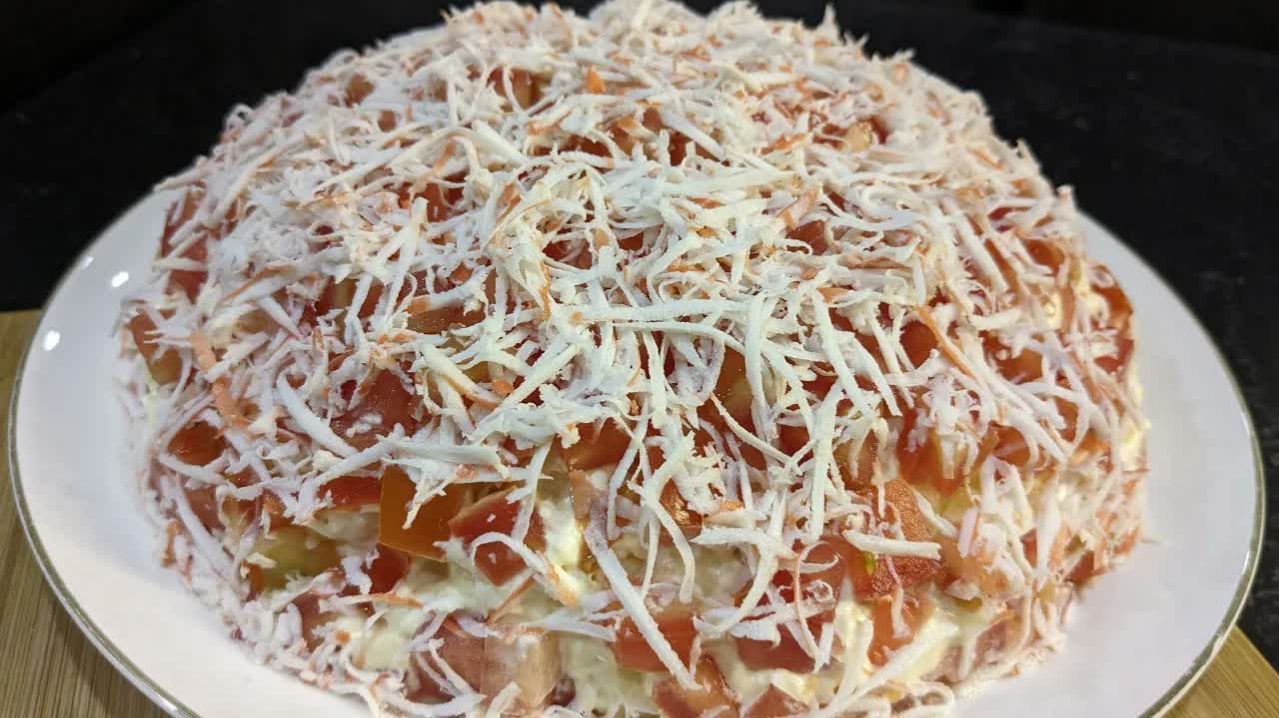 Три самых вкусных салата с КРАБОВЫМИ ПАЛОЧКАМИ на праздничный стол! Супер БЫСТРЫЕ от них не устоять