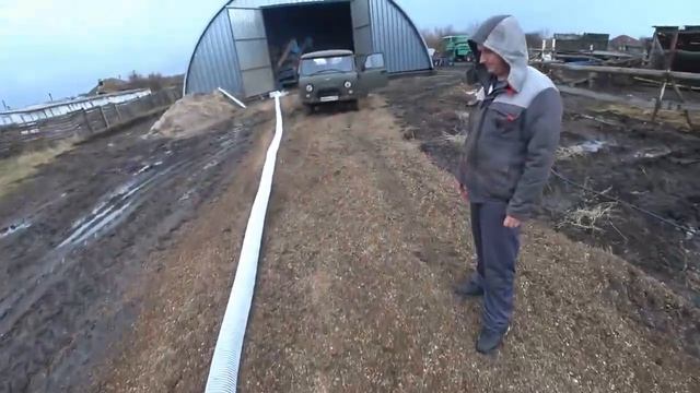 Овс 25 больше не пылит в складе.  эксперимент с отводом вороха по гофрированному шлангу