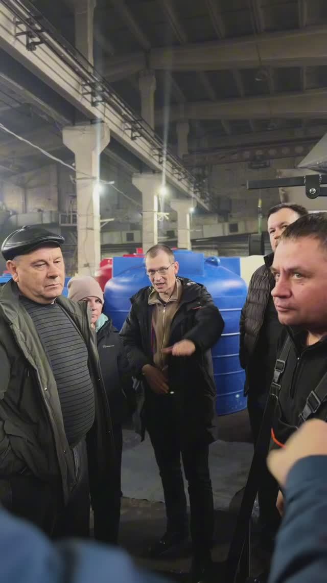 К нам приехали гости — и не с пустыми руками, а с желанием разобраться в каждом винтике