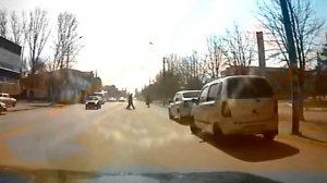 Чуть не сбили пешехода - Петровск TV (720p)