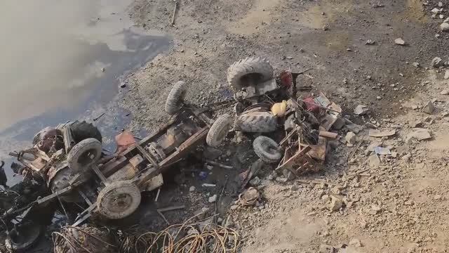 Трактор свалился в карьер. Пакистан. Подъём и эвакуация