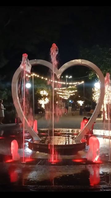 СВЕТОМУЗЫКАЛЬНЫЙ ПОЮЩИЙ ФОНТАН 