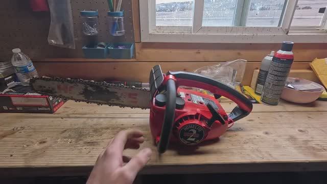 Старая бензопила. An Old Chainsaw. смотреть онлайн