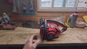 Старая бензопила. An Old Chainsaw.