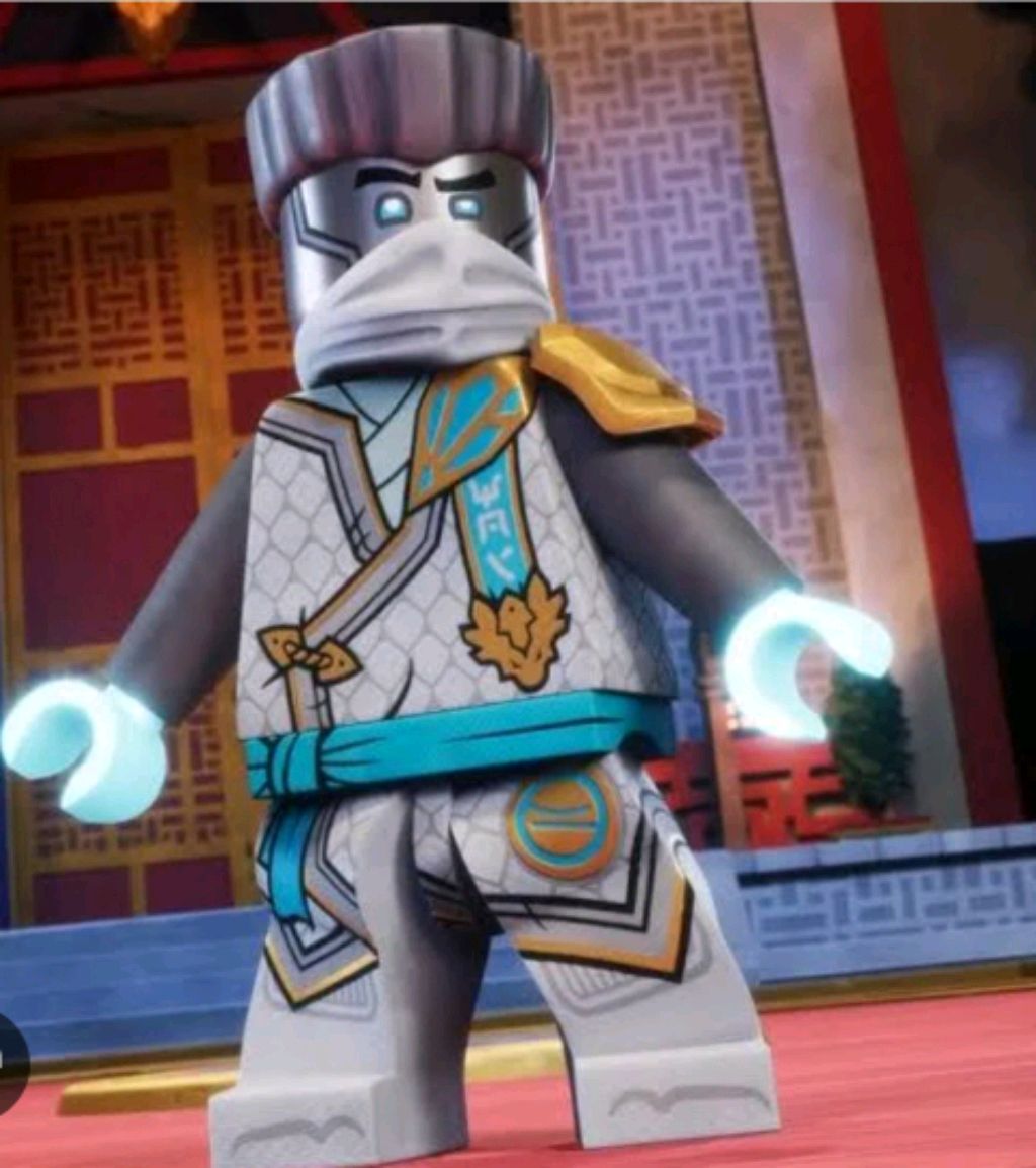 Распаковывала много минифигурок Железного человека Lego