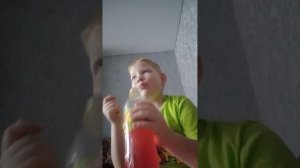 обзор на какие-то таблетки И на газировку А4 с арбузным вкусом и клубничным