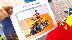 Влад и Никита веселятся в пустыне и катаются на детских машинках