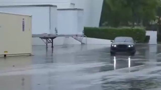 💥Жена подарила Бентли