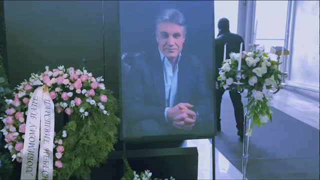 В Москве прощаются с Алексеем Пимановым: Угольников, Малышева, Якубович поддержали вдову