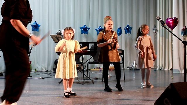 Потешка Есть у курочки подружки... Наши особенные, самые любимые дети