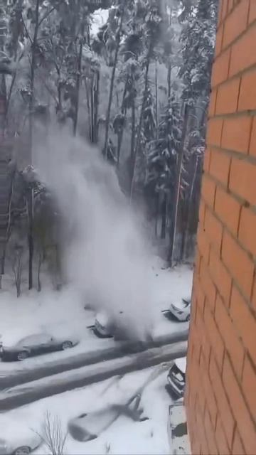 Апрельский снегопад в Москве и Подмосковье.