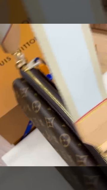 Сумка Louis Vuitton женская