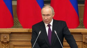 Для россиян любовь к родине и стремление ее защищать превыше всего, заявил Владимир Путин.