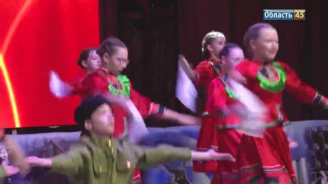 «Хочу поблагодарить каждого»_ глава Кургана Антон Науменко наградил горожан