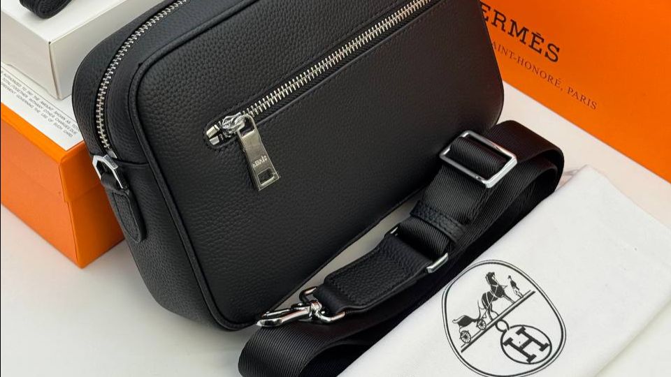 Сумка / клатч / барсетка HERMES из натуральной кожи.