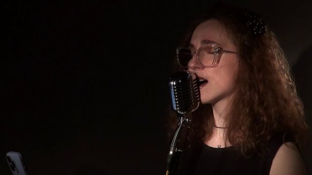 Музыка парижских улиц . 1 отделение.  Астрахань. Гараж Сен-Симона