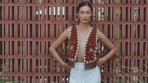 Девушка Востока на пляже