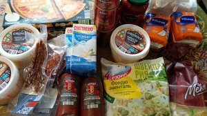 События одного дня. Доставка из Чижика, меня сегодня занесло. Вязание.