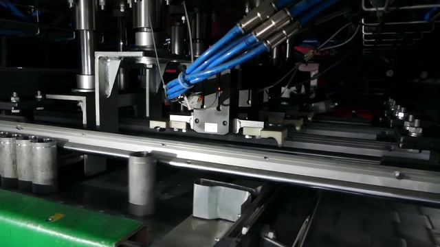 Роботизированная рука YASKAWA для обработки в литейном цеху