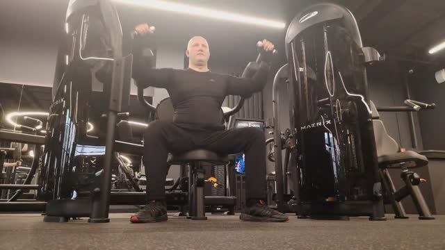 Плечи на тренажёре, гантели | Training - 3 | 2026