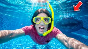 СТРАШНАЯ ИГРА ПРО БАССЕЙН… Я В ШОКЕ 😨