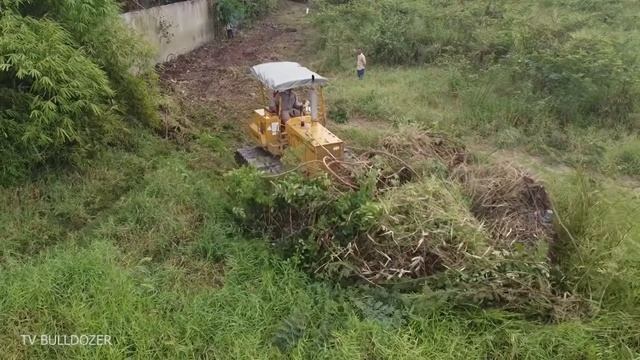 First Start A New Project LANDFILL DELETE TRASH By Driver KOMATSU D31P DOZER Pushing SOIL, TRUCKLOAD