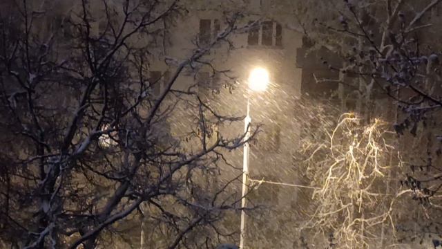 27 апреля Москву завалило снегом
