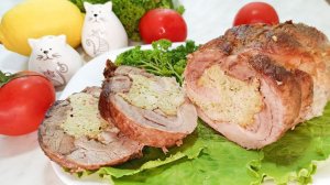 Добавляю соль, специи и сворачиваю рулетом! Получается невероятная вкуснятина к Ужину!