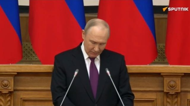 Трудности — временные, а Россия вечна, заявил Путин