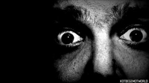 НЕЧТО ЗАКАПЫВАЛО ДЕТЕЙ