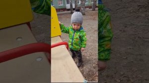 Рома гуляет с коляской, 27.04.2026