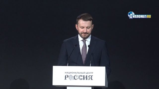 «МИР УЖЕ ПЕРЕСТРАИВАЕТСЯ»: Орешкин о новой экономике, технологиях и победителях гонки