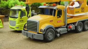 Машинки для детей и малышей. Спецтранспорт. Самолёт летает и падает. Машины помощники устраняют непо