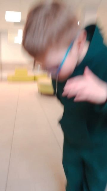 когда друг облил твою воду на пол