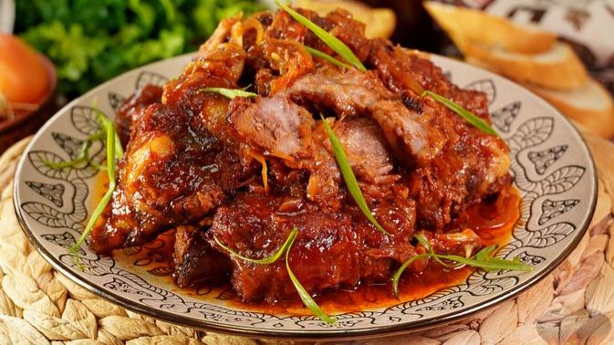 ЗАПЕЧЁННЫЕ РЁБРА В СЛИВОВОЙ ГЛАЗУРИ